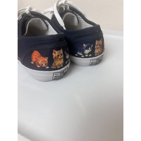 The Bradford Exchange Kitten Cats Sz 8.5 Wearable Art Sneakers Navy Blue - Picture 3 of 11